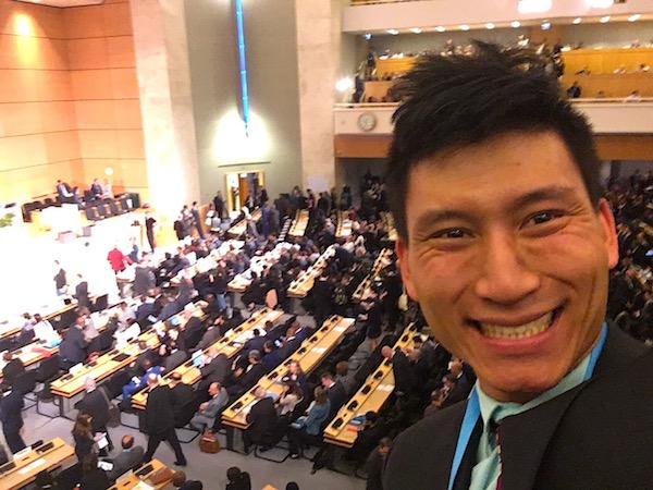 Man's selfie in from of the UN Assembly